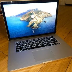 **SOLD** Apple Macbook pro, retina 15 inch